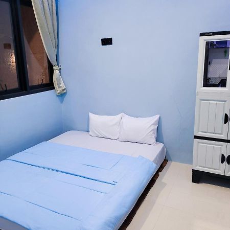 Good Feeling Ketapang Harbour Hostel Exterior photo