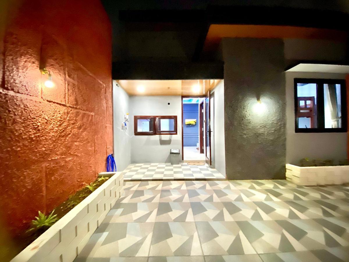 Good Feeling Ketapang Harbour Hostel Exterior photo