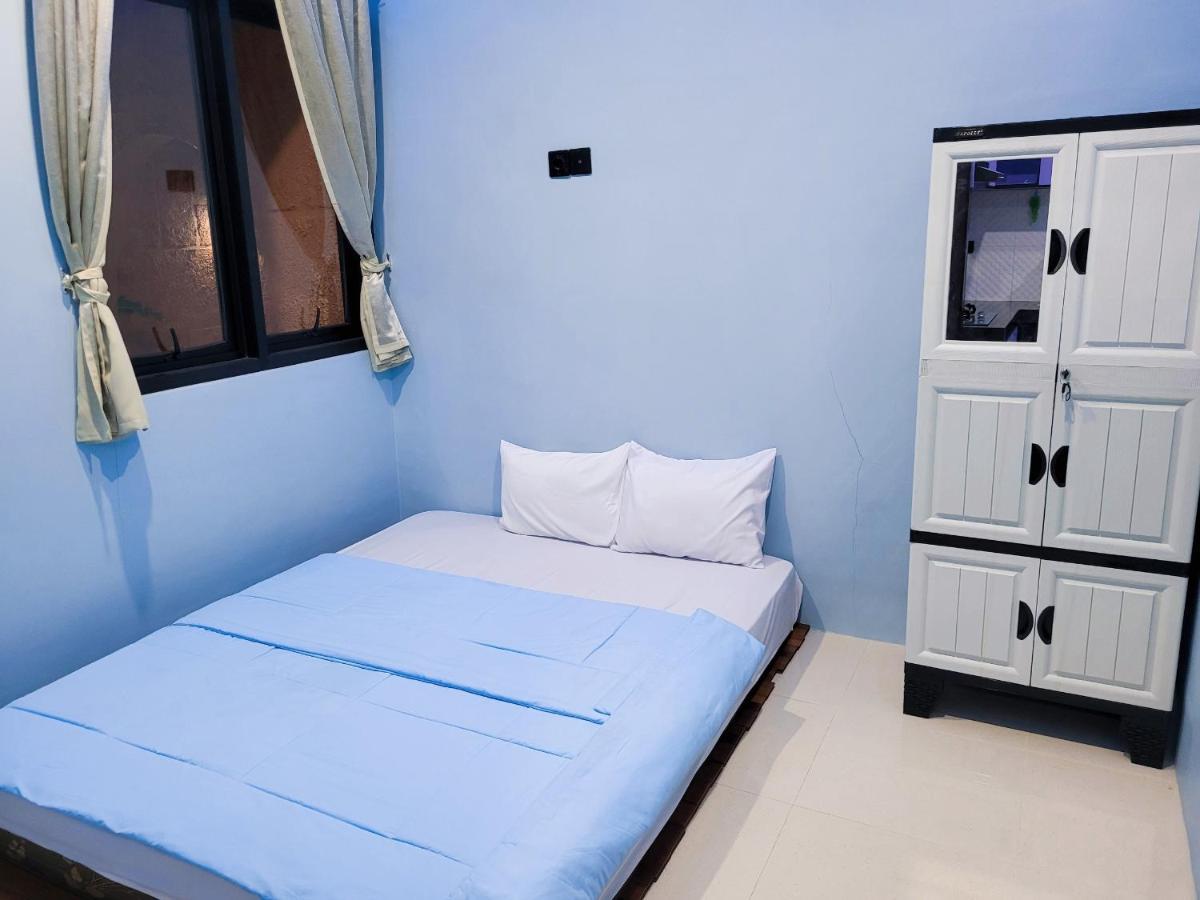 Good Feeling Ketapang Harbour Hostel Exterior photo